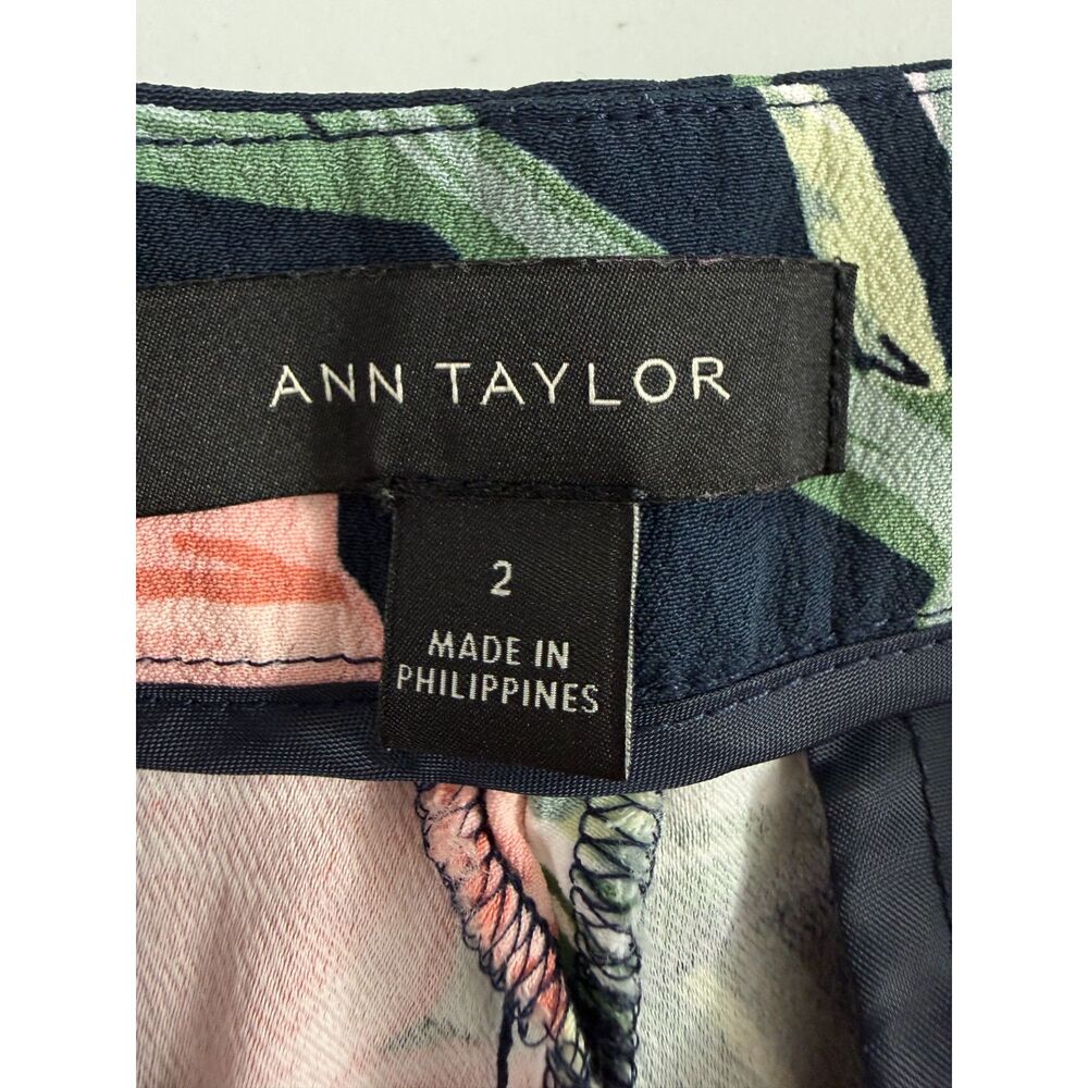 Ann Taylor Women's Floral Tropical Print Dressy Shorts Side Zipper Size 2 - Picture 4 of 12